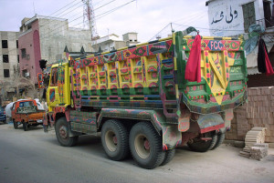 640px-Pakistani_Yellow_Trucks